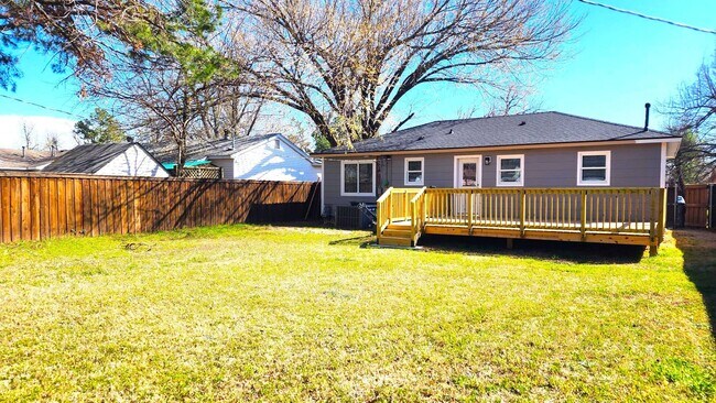 Building Photo - 3 BED 1 Bath Home Andys Sub Addition Bethany, OK