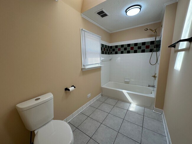 Building Photo - Charming Renovated 3 Bedroom, 1.5 Bath Home located off Hwy 87 on a 1 Acre lot.