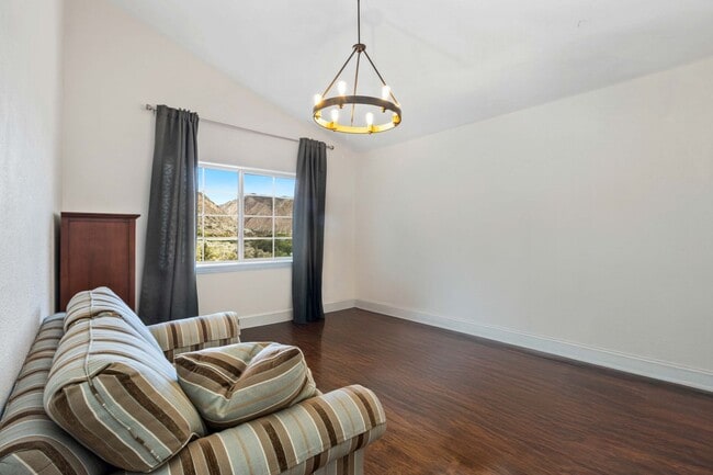 Building Photo - Three Bedroom Condo on the River