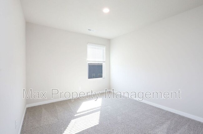 Building Photo - 5607 153rd St