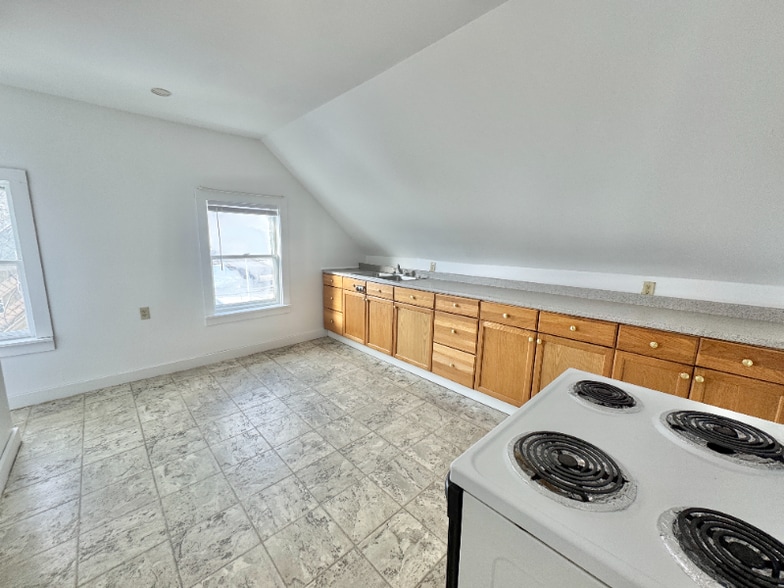 Building Photo - 90 Franklin St