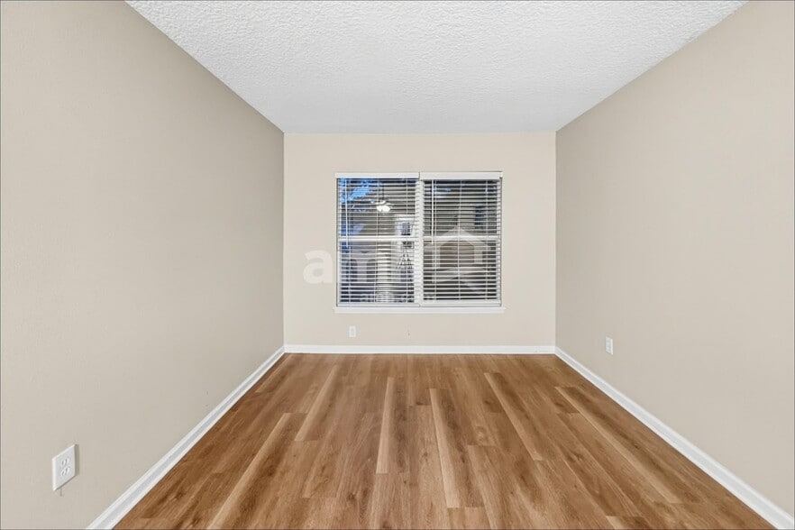 Building Photo - 1779 Ferncreek Dr