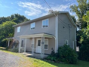 Building Photo - 1381 Randall St