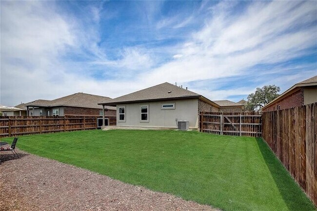 Building Photo - 4316 Rockbrook Farms Ln