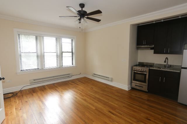 Building Photo - 4725 N Hermitage Ave