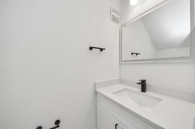 Building Photo - 8311 Venus St