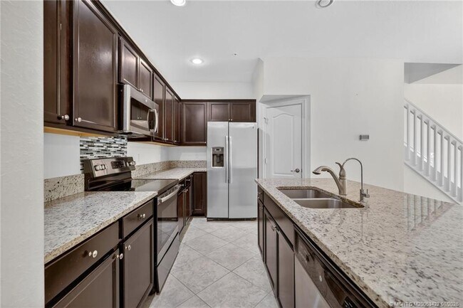 Building Photo - 9504 SW Otter Ln