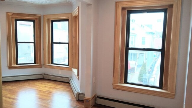 Building Photo - 20 Perrin St