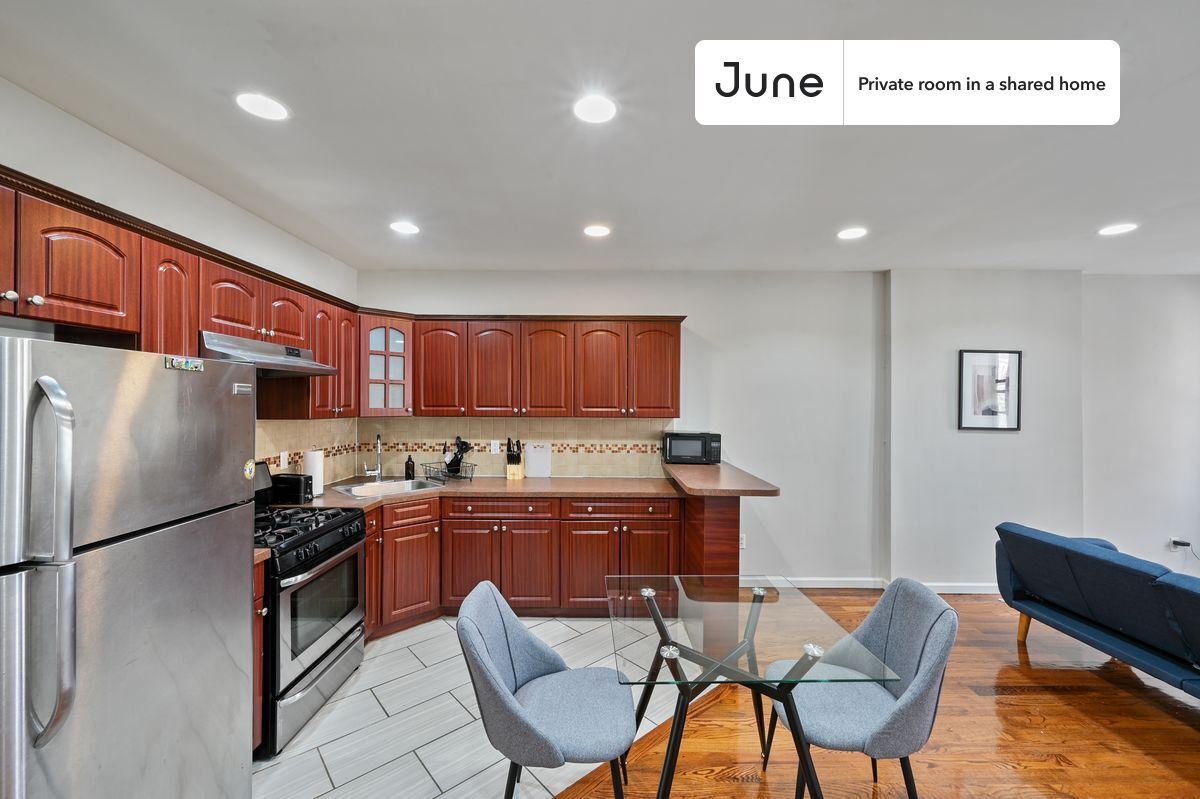 Building Photo - Room in Shared 3 bed/1 bath home