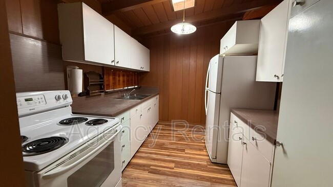 Building Photo - 2458 Aumakua St