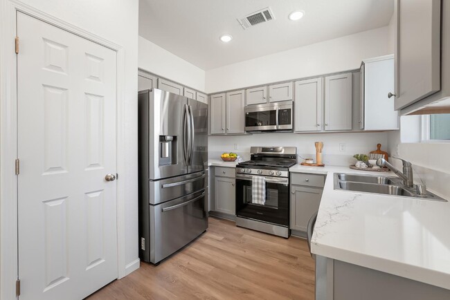 Building Photo - 2325 Wagon Wheel Ave