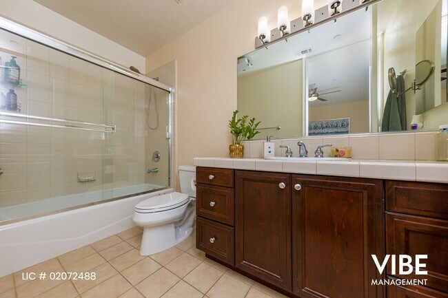 Building Photo - Gated Community-Lynn Oaks Estates Pool Hom...
