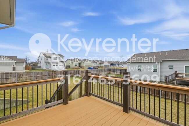 Building Photo - Beautiful 5 bedroom home near highways and schools!