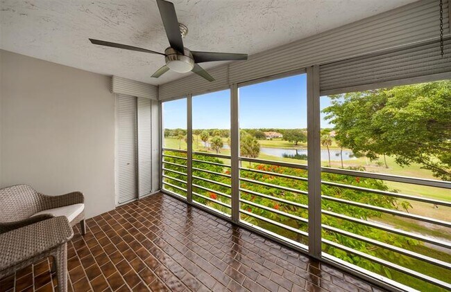 Building Photo - 3960 Oaks Clubhouse Dr