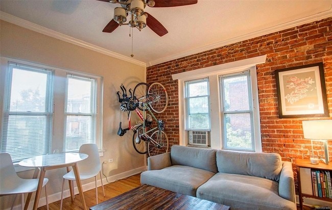 Primary Photo - 1341 N Washington St