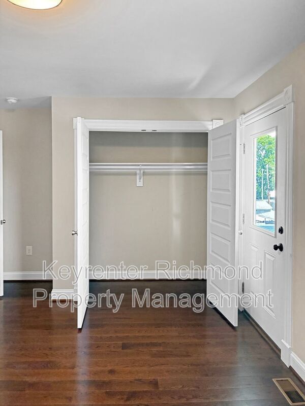 Building Photo - 1221 N 26th St