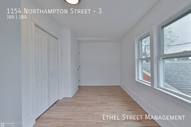 Building Photo - 1154 Northampton St