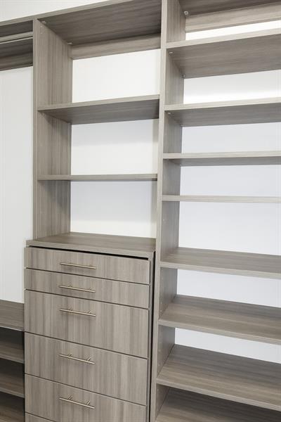 Building Photo - 4200 Hillcrest Dr