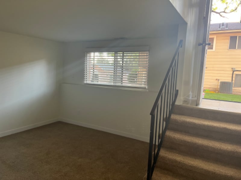 Building Photo - 111 Center St