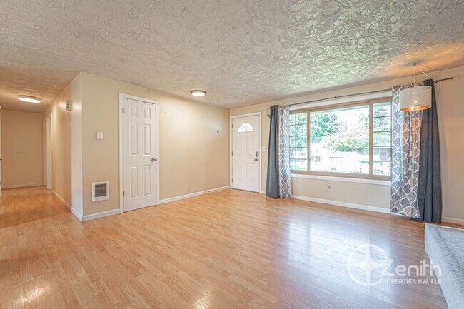Building Photo - 4213 NE 139th Ave