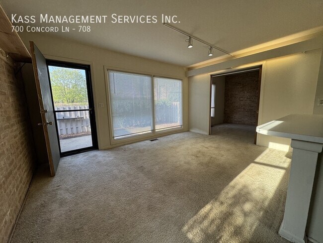 Building Photo - 700 Concord Ln
