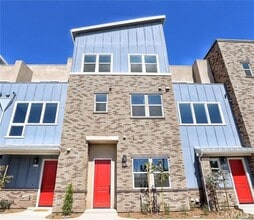 Building Photo - 8870 Camphor Ave