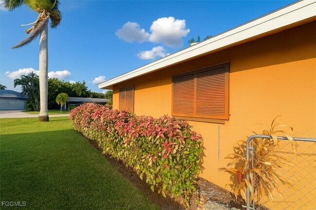 Building Photo - 732 Sesame Ct