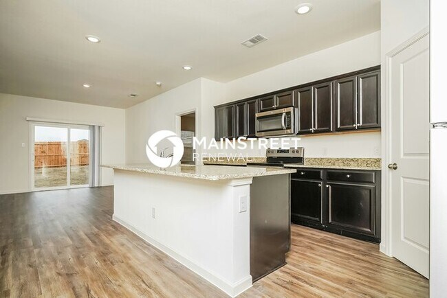Building Photo - 4 Bedroom Pet-Friendly Home in Crowley, TX with Main Street Renewal