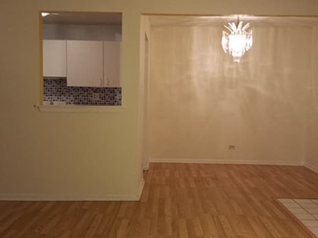 Dinning dent - 800 N Lakeside Dr, 2B