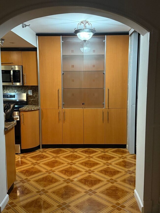Building Photo - 290 174 Street, Unit 417, Sunny Isles Beach