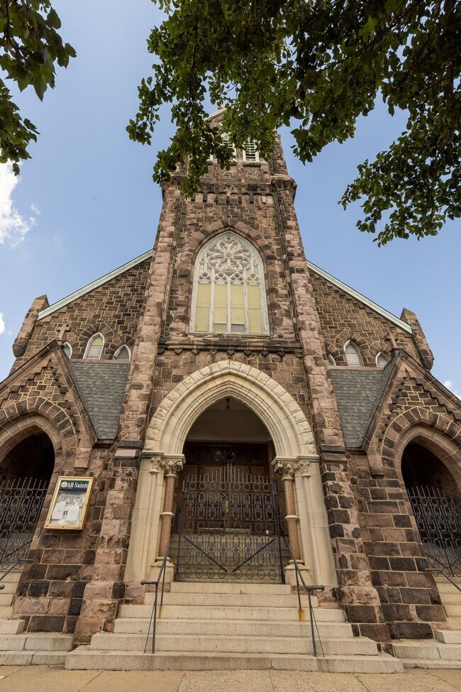 Building Photo - 4627 E Thompson St