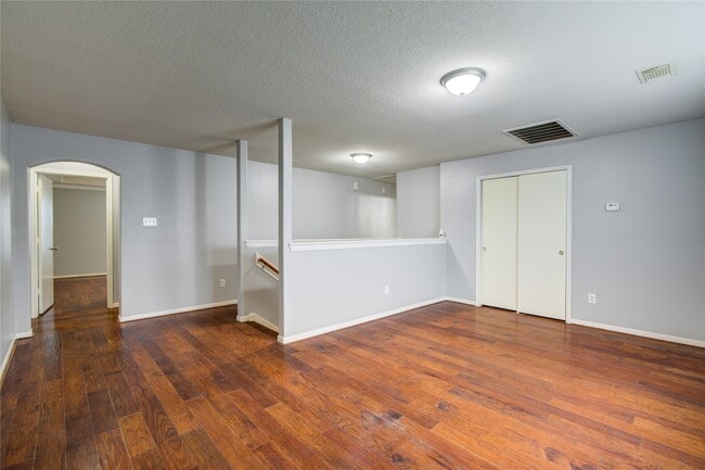 Building Photo - 19402 Hickory Meadow Ln