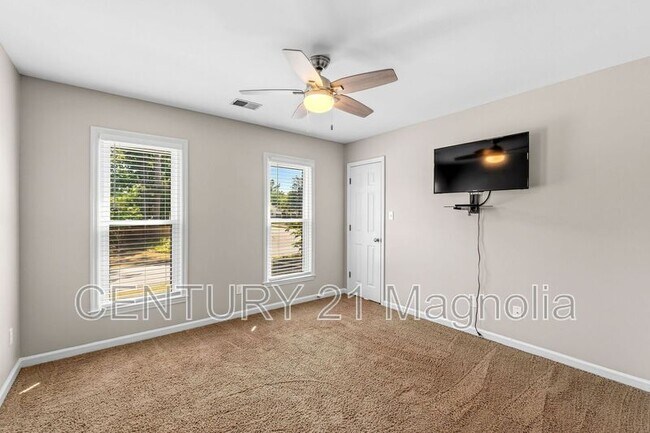 Building Photo - 299 Ashbrook Dr