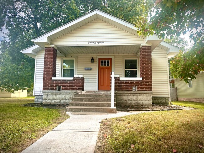 Primary Photo - DEPOSIT MOVES YOU IN! No rent due until Au...