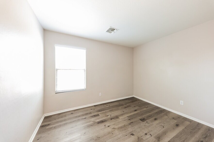 Building Photo - 3123 W Alta Vista Rd