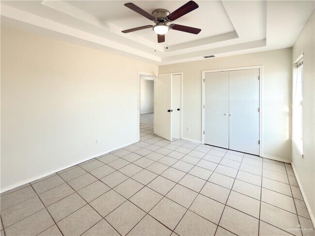 Building Photo - 8 Clavel St