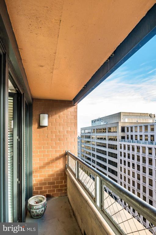 Building Photo - 631 D St NW