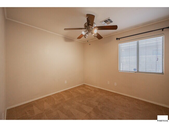 Building Photo - 6715 S 35th Dr