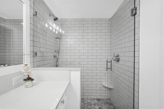 Building Photo - 2107 SE 10th Ave