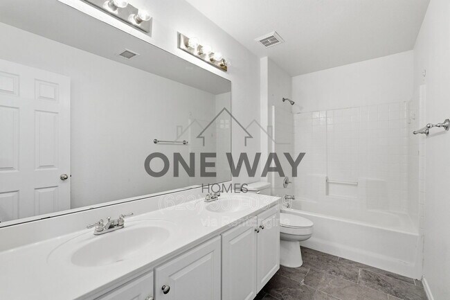 Building Photo - 4622 E Summerhaven Dr