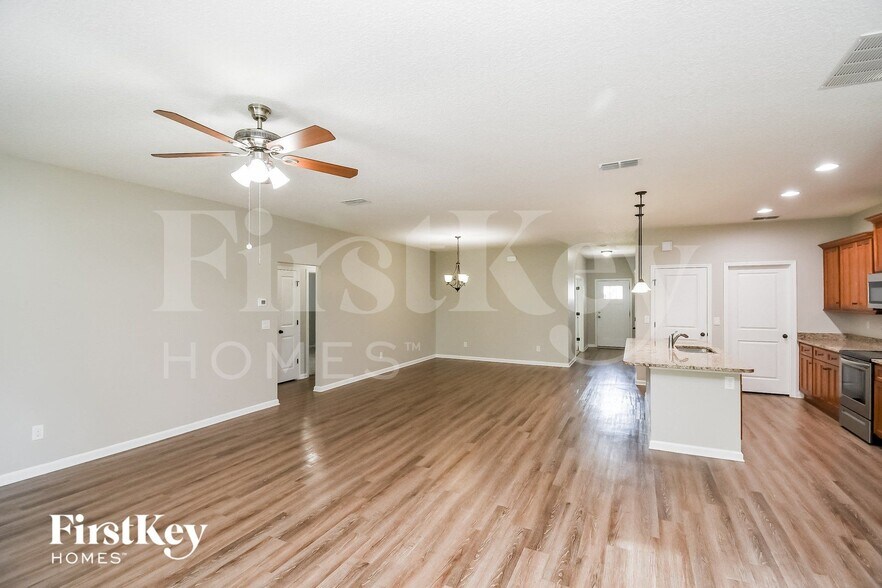 Building Photo - 388 Gillespie Gardens Dr