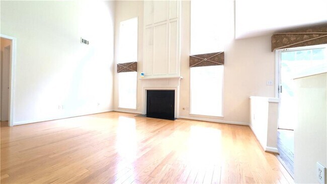 Building Photo - 135 Friars Head Dr NE