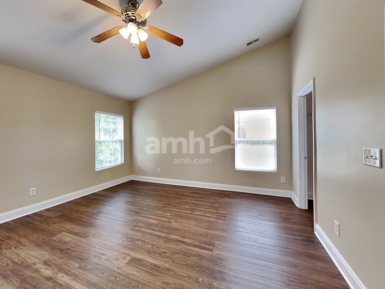 Building Photo - 3770 Marshlane Way