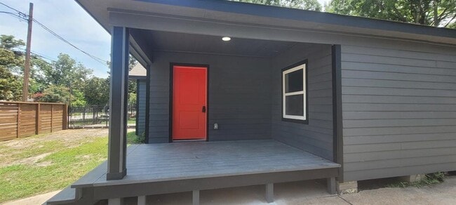Building Photo - 54 De Boll St