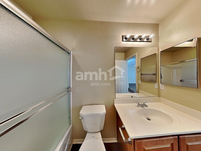 Building Photo - 22644 W Adams Dr