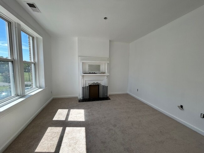 Building Photo - 204 Wellford St