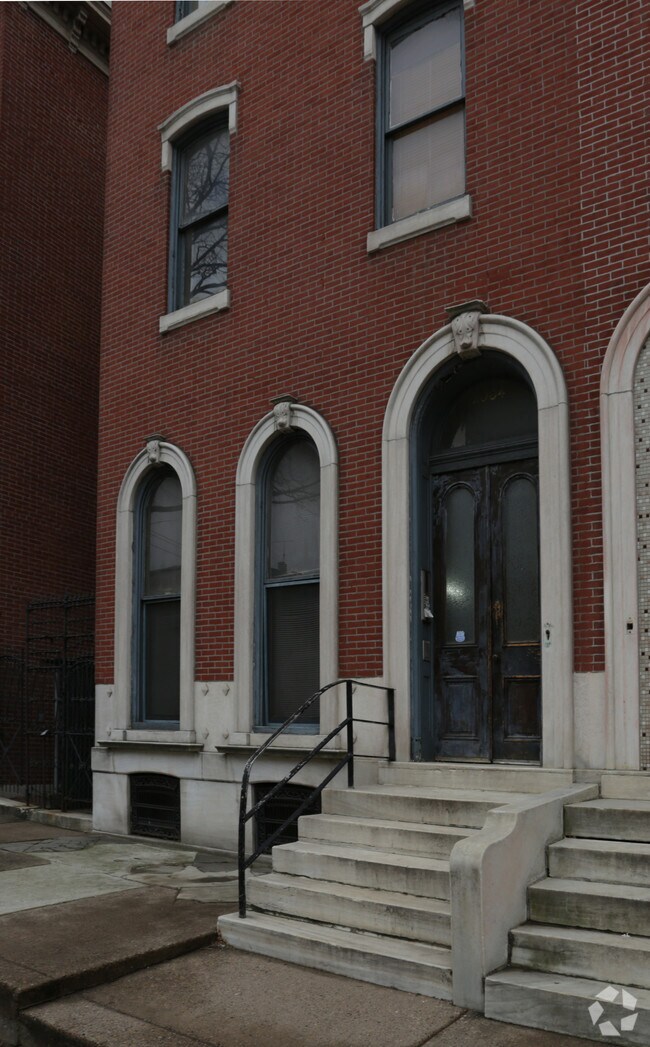 Building Photo - 2004 Spring Garden St