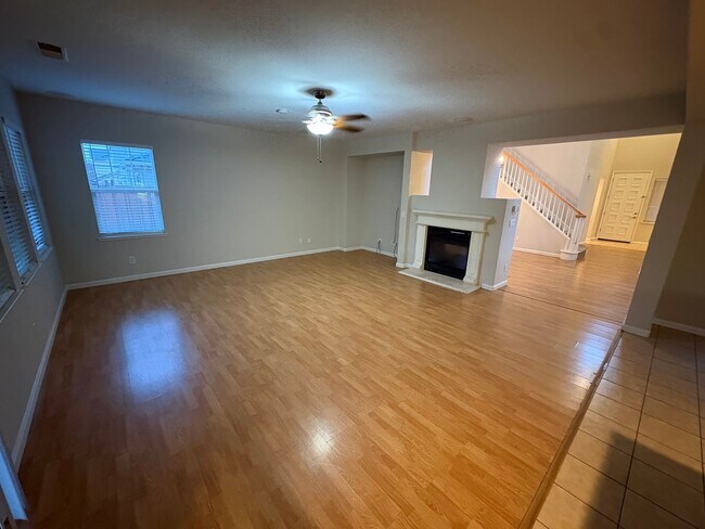 Building Photo - Gorgeous 5 Bedroom, 3.5 Bath Mountain House Home