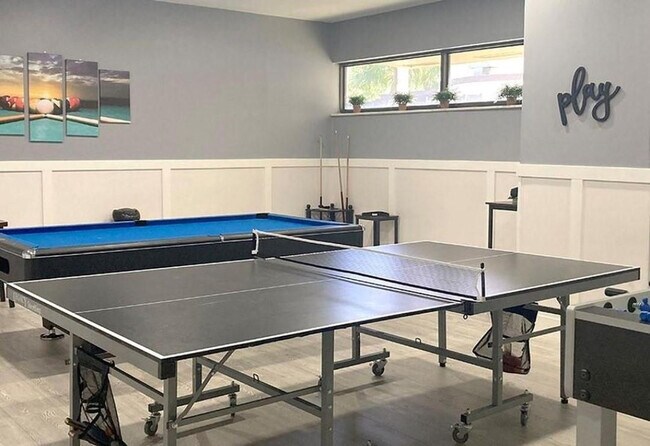 Building Photo - 2216 N Cypress Bend Dr