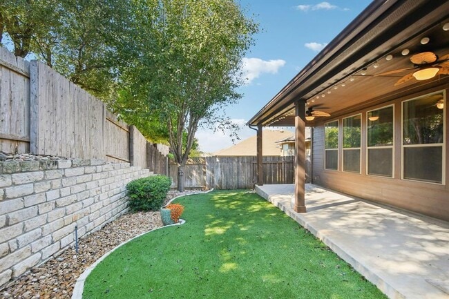 Building Photo - 2244 Hilltop Climb Dr